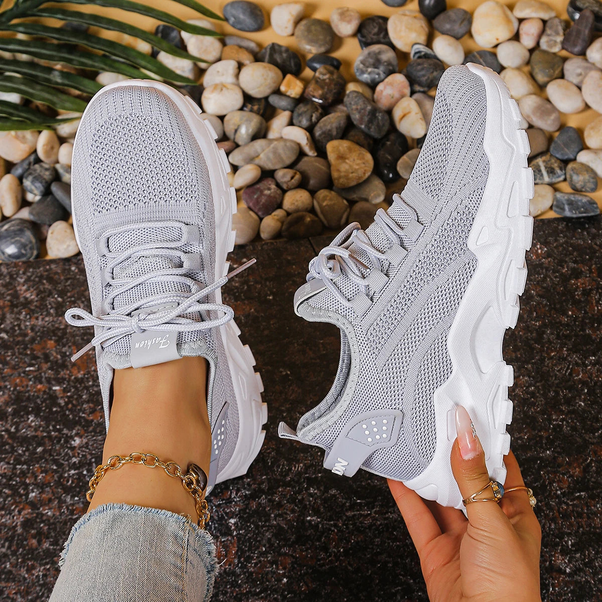 2026 New Women Casual Sports Shoes Breathable Mesh Upper Soft Cushion Sole Lightweight Comfort Versatile Daily Walking Sneakers